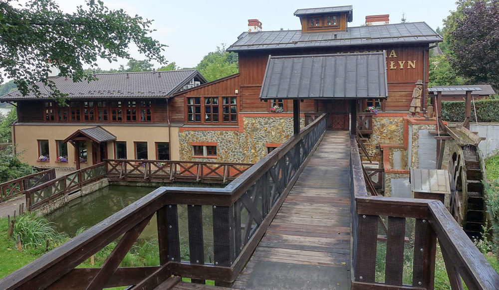21d Karczma Mlyn COM